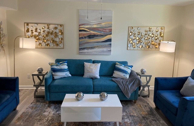 Downtown Greenville | WiFi| 3BR | 2.5 bath