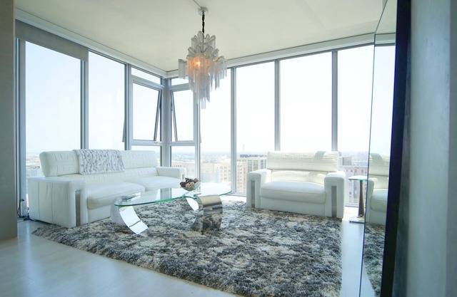 Downtown LA Premier High Rise, Modern Vibe