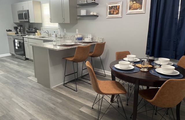 Downtown/newly remodeled 3bed/2bath home.