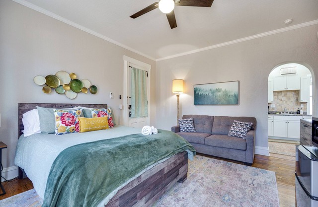 Downtown Private Studio w/Kitchenette-near UD