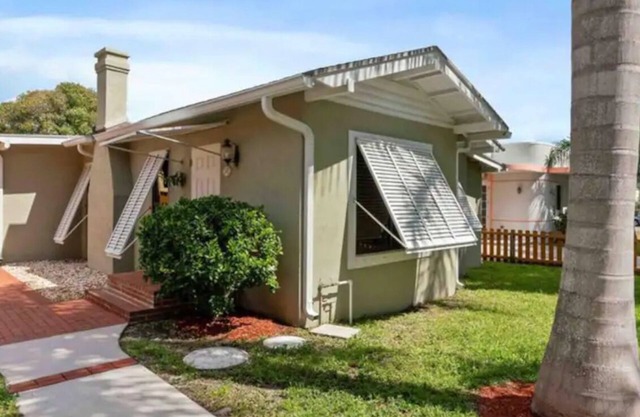 Downtown Retreat -City Place, Convention Center everything is a short walk away!