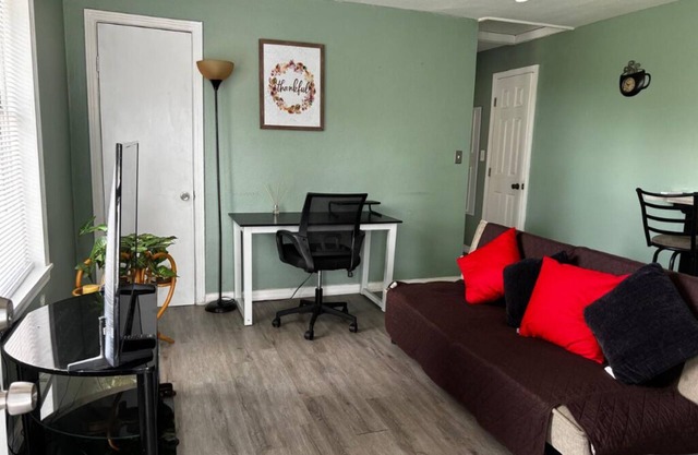 Downtown Sarasota Florida Vacation Rental, 2BR/2BA Apt, 5–10min to Lido & Siesta