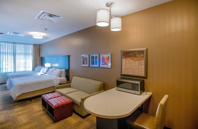 Downtown Studio! Pool, Hot Tub, Free Breakfast Buffet