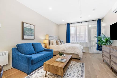 DownTown Studio with Balcony