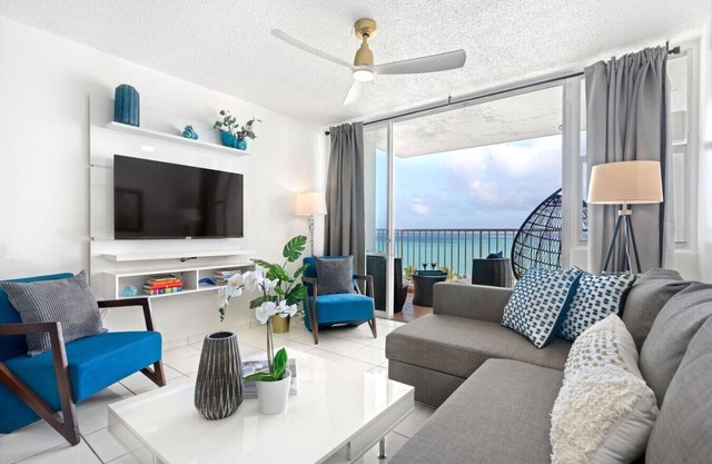 Dream Beachfront Vacation King Bed W/D Parking