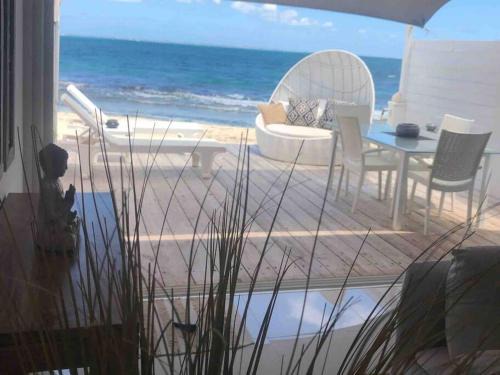 DREAM ON THE BEACH