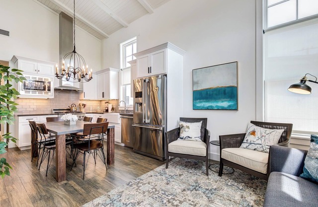 *Dreamers Landing!*Luxury in Corona Del Mar*Park & Beach*Ocean Side of PCH*