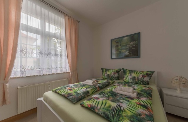 Dresden Gruna - Holiday apartment in the middle of the garden city for up to 3 people