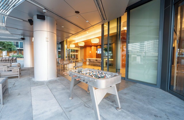 DTLA Elevated Living Luxury High Rise Unit w/Free Parking