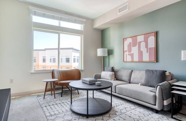 Dublin 2BR w/Gym, Spa & Pool, near BART