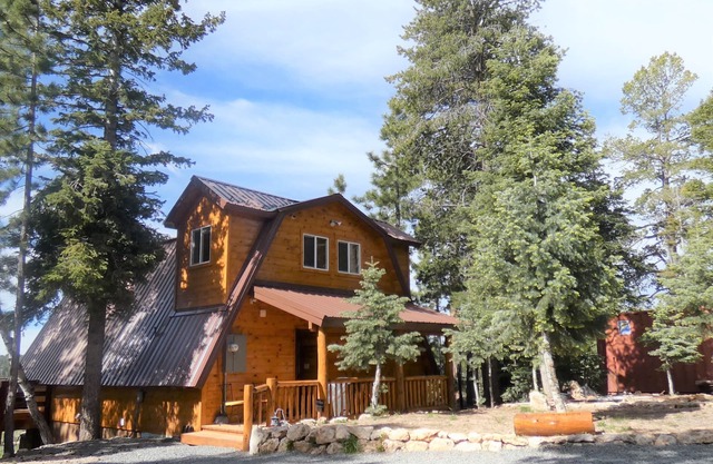 Duck Creek Family/Pet Friendly Cabin. Quiet. Spectacular View! 3 Bath