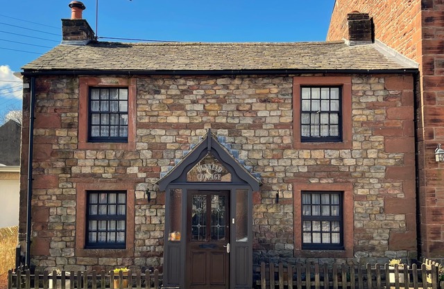 Dunkeld Cottage - ideal for touring the Lake District National Park! WiFi.