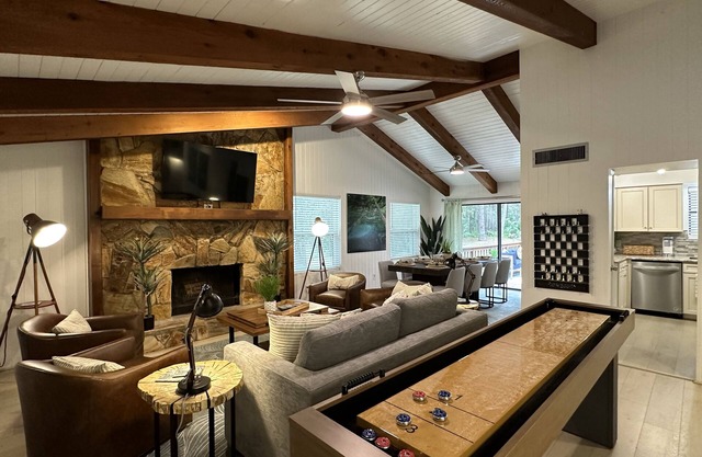 Dunnellon Dreams (3-Bedroom Home) with Pool by RedAwning