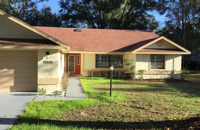 Dunnellon Vacation Loop is 1.5 miles to the KP Hole and Rainbow River!