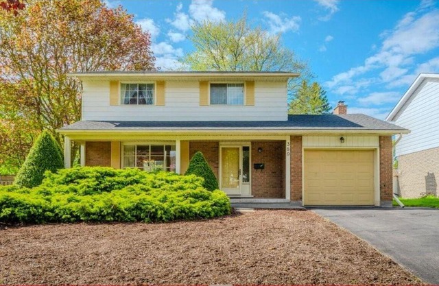 Dunvegan Place, Newly Renovated House Close to Schools and parks