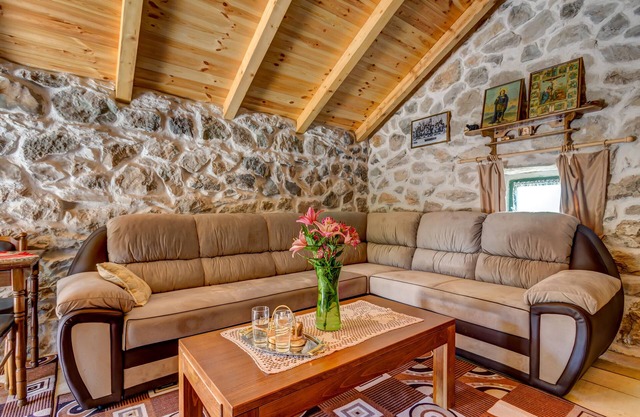 Duplex Brand New Etno Stone House in Mountains by the Sea for 4 People in Nature
