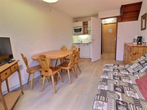 Duplex Calme 6/7 Pers - Proche Commerces, Ski aux Pieds, Balcon Nord, TV, Non-Fumeur - FR-1-182-114