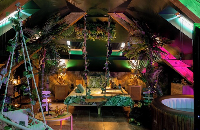 Dynasty Jungle Home Spa Jacuzzi