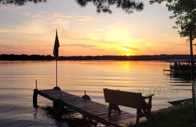 Eagle's Nest - Lakefront Cabin on the Historic Pike Lake Chain