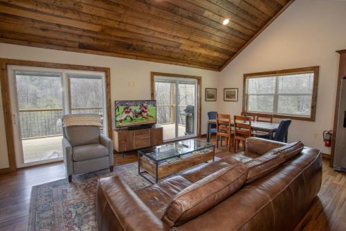 Eagles and Owls Cabin