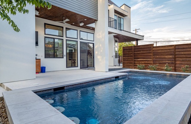 East Austin Modern Luxury + Private Pool - Charlene!