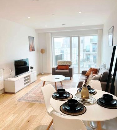 East London 1-Bed Apt Sleeps 2 7 mins to station