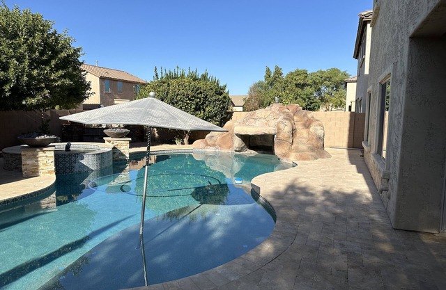 East Mesa Rock slide paradise! 5bdr, 3bath