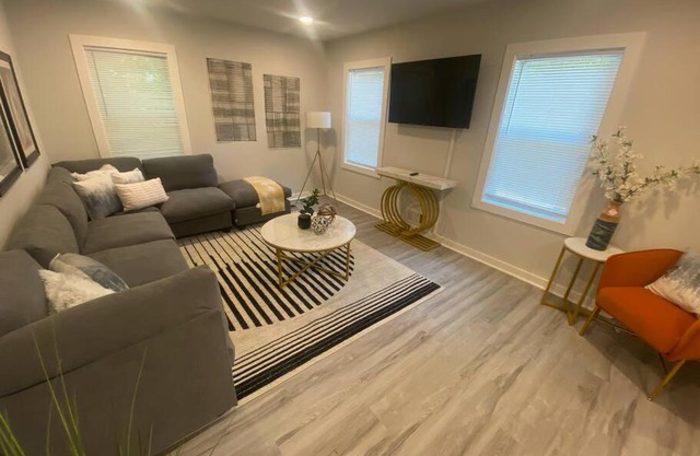 East Point Atlanta - Spacious 5BR Retreat!