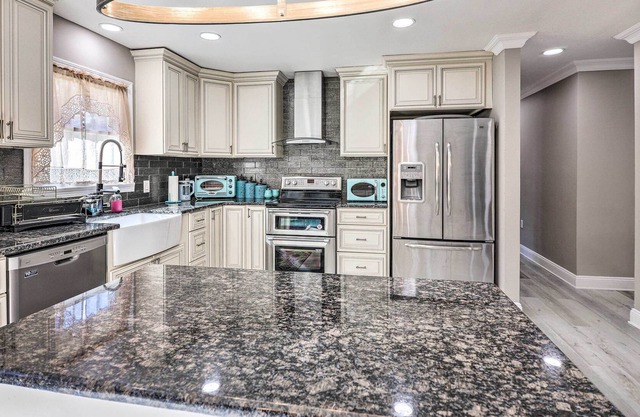 East Stroudsburg Home w/ Smart TVs & Fire Pit