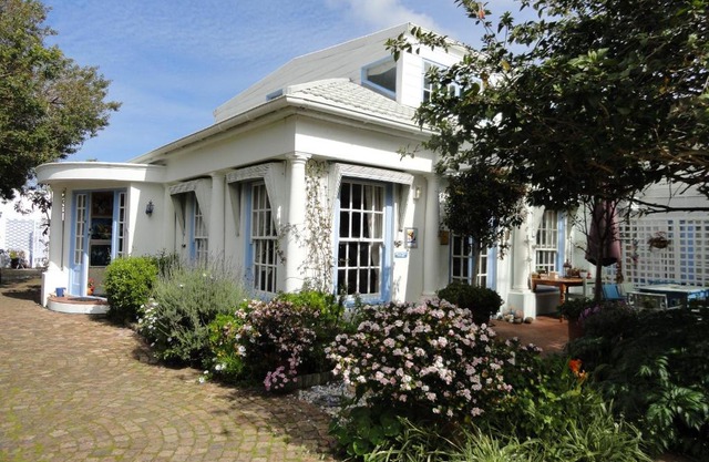 Eastbury Cottage