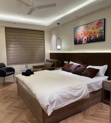 Easy Stayz - Comfy stays in Greater Noida near Expo Mart