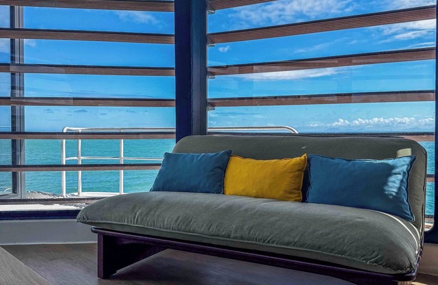 Ecological houseboat south Caribbean Martinique