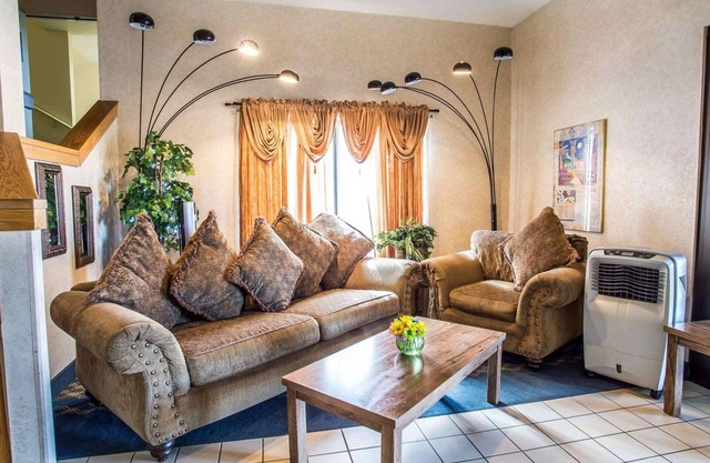 Econo Lodge Denver International Airport