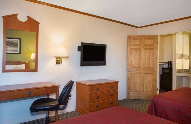 Economy Hotel Wichita- Florence St.
