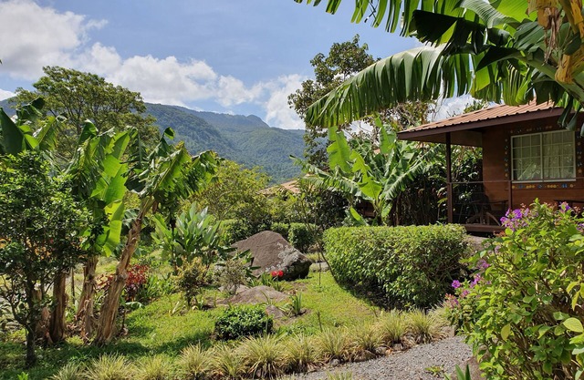 Ecoresort: We are Panamas leading honey producer and butterfly exhibit.