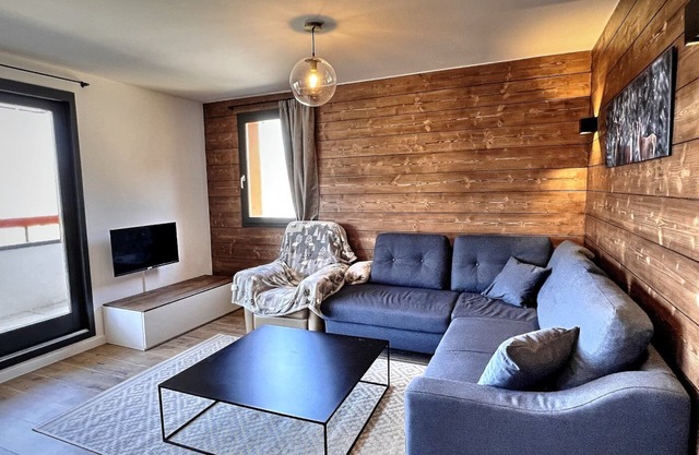 Edelweiss is a lovely apartment located next to the slopes and village centre.