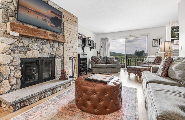 Eden Ridge Townhouse 6-G | 2 Bed, 2 Bath
