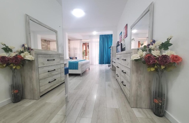 Egon Apartments