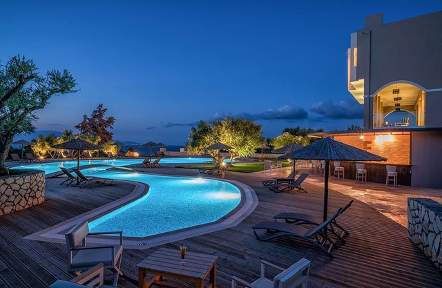 Elegance Luxury Executive Suites - Adults Only