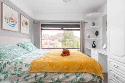 Elegant 3-Bedroom Manchester Retreat Free Parking KeenzChillz