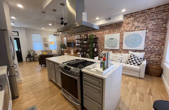 Elegant Capitol Hill Home+Free Parking