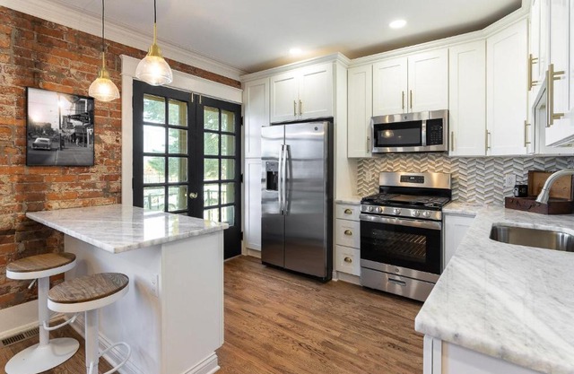 Elegant Cincy-View Condo - Minutes from Downtown