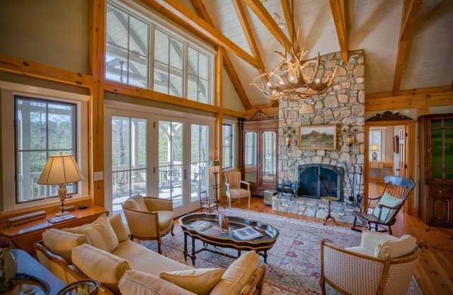 Elegant Mountain Escape: 3BR with Fireplace & Views