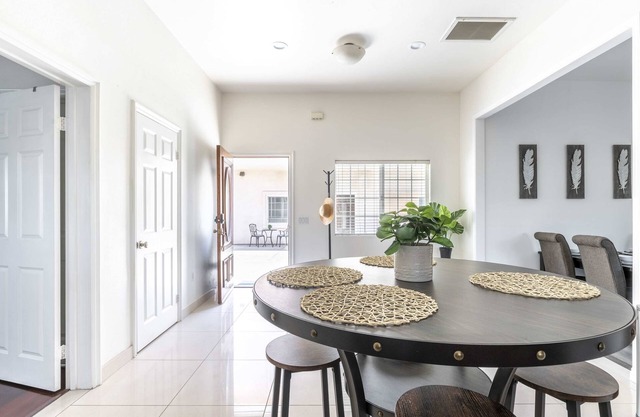 Elegant Retreat Modern Comforts Prime Location