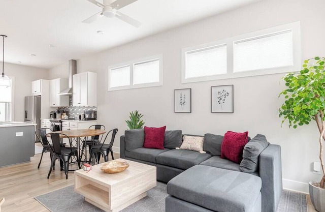 Elegant Townhouse – Near Midtown & ATL Attractions