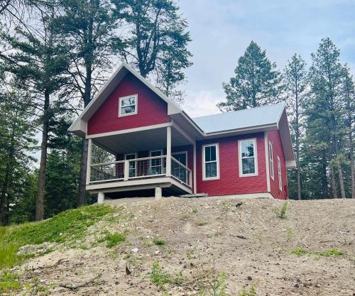 Elk Ridge Village 401A Cozy Cabin with views of Flathead Lake and the mountains