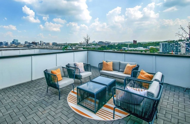 Elvis-themed 13 Beds Rooftop City Views