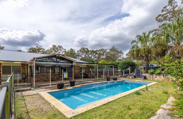 Enchanting 5BR Greenbank Staycation