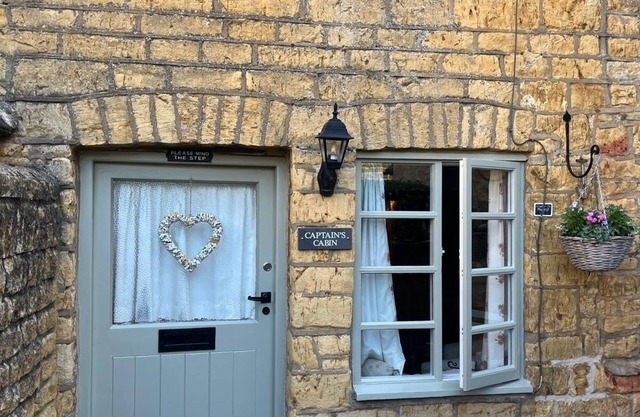 Enchanting Grade II listed,Log Burner,allocated parking,town centre but secluded