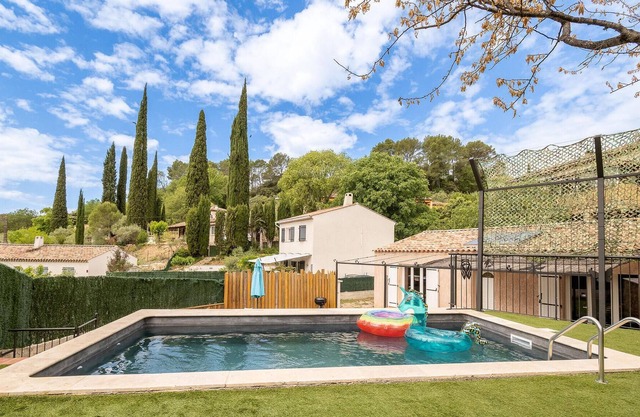 Enjoy your vacation in idyllic surroundings in this beautiful vacation home with pool.